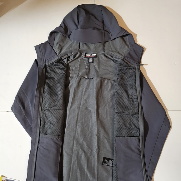 Kirkland Signature Men's Stretch Water Repellent Wind Resistance Jacket Size S - Picture 6 of 16